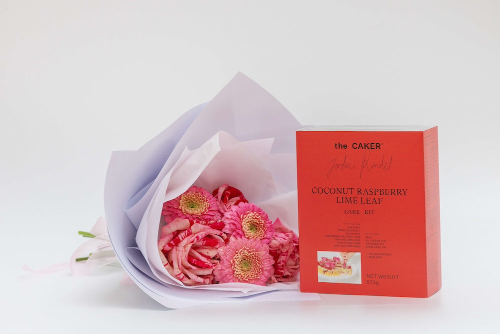 Deluxe cake kit & flowers